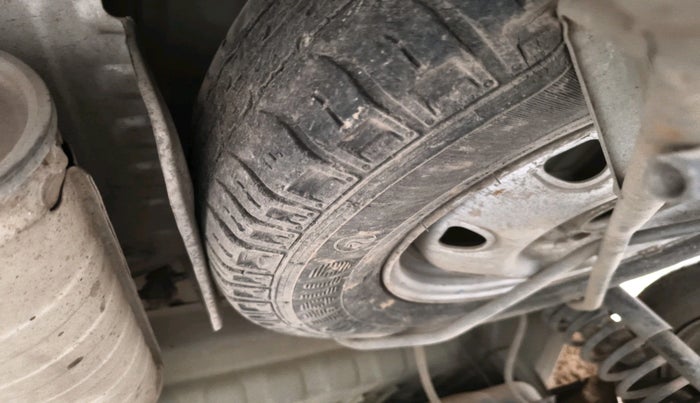 2021 Maruti Eeco 5 STR AC CNG, Petrol, Manual, 71,009 km, tyre