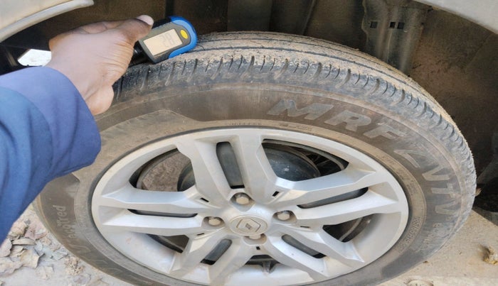 2022 Renault TRIBER RXZ AMT, Petrol, Automatic, 27,920 km, tyre