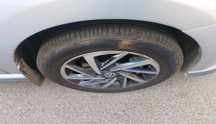 2020 Volkswagen Polo COMFORTLINE 1.0L MPI, Petrol, Manual, 71,148 km, tyre