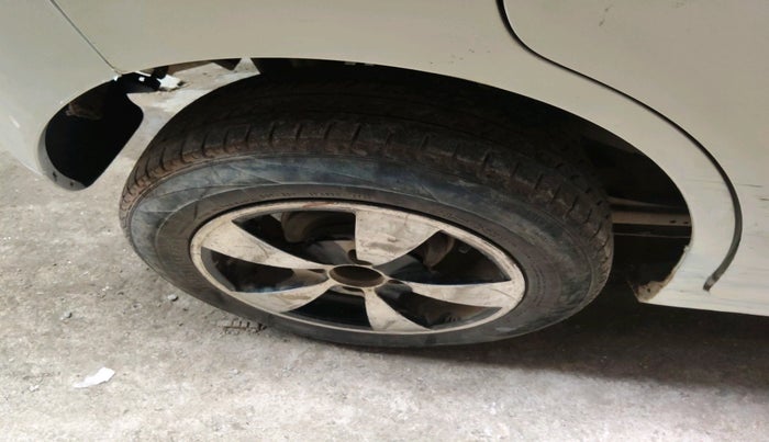 2016 Maruti Wagon R 1.0 LXI, CNG, Manual, 1,08,159 km, tyre