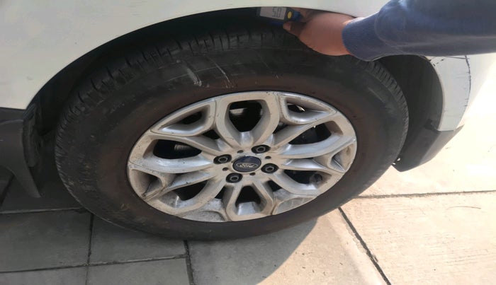 2017 Ford Ecosport TITANIUM 1.5L PETROL AT, Petrol, Automatic, 1,14,062 km, tyre