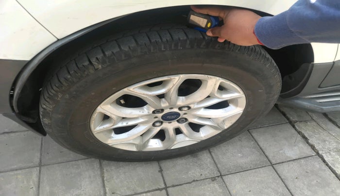 2017 Ford Ecosport TITANIUM 1.5L PETROL AT, Petrol, Automatic, 1,14,062 km, tyre