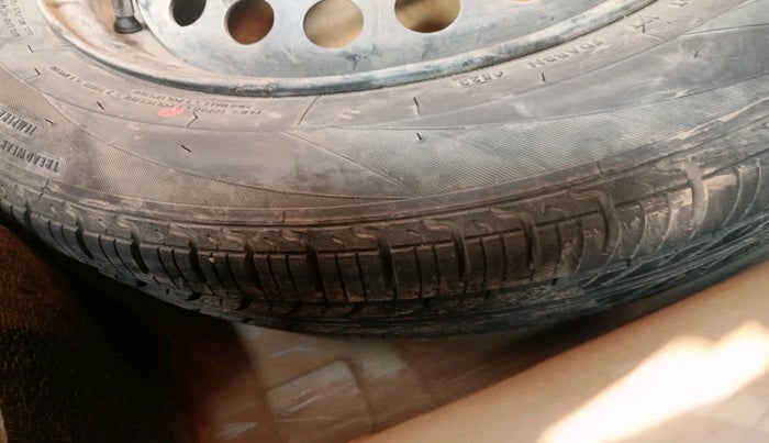 2015 Honda Amaze 1.2L I-VTEC S, Petrol, Manual, 1,16,268 km, tyre