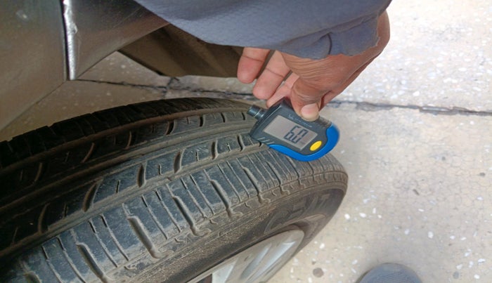 2015 Honda Amaze 1.2L I-VTEC S, Petrol, Manual, 1,16,268 km, tyre