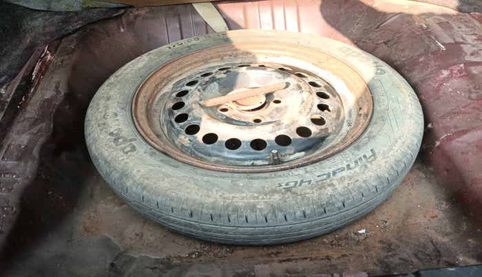 2012 Honda City 1.5L I-VTEC E MT, Petrol, Manual, 1,06,277 km, tyre