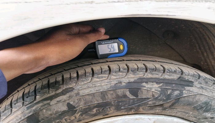 2013 Hyundai i20 MAGNA (O) 1.4 CRDI, Diesel, Manual, 1,09,972 km, tyre