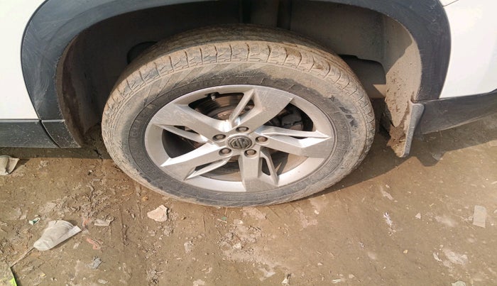 2021 MG HECTOR SUPER 2.0 DIESEL, Diesel, Manual, 1,63,852 km, tyre