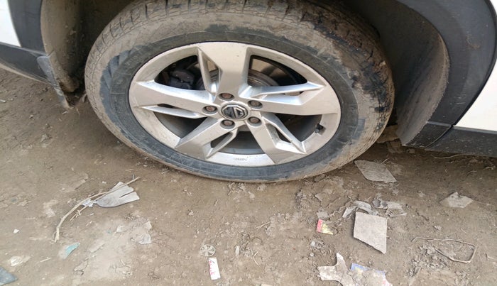 2021 MG HECTOR SUPER 2.0 DIESEL, Diesel, Manual, 1,63,852 km, tyre