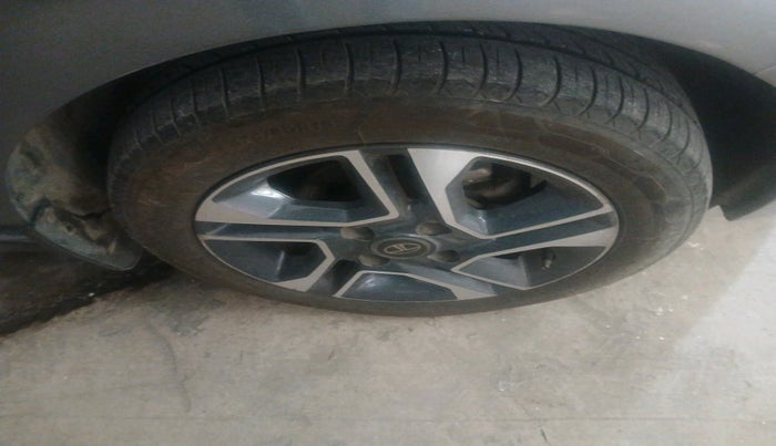 2019 Tata TIGOR XZ PLUS PETROL, Petrol, Manual, 1,06,717 km, tyre