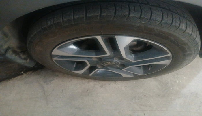 2019 Tata TIGOR XZ PLUS PETROL, Petrol, Manual, 1,06,717 km, tyre