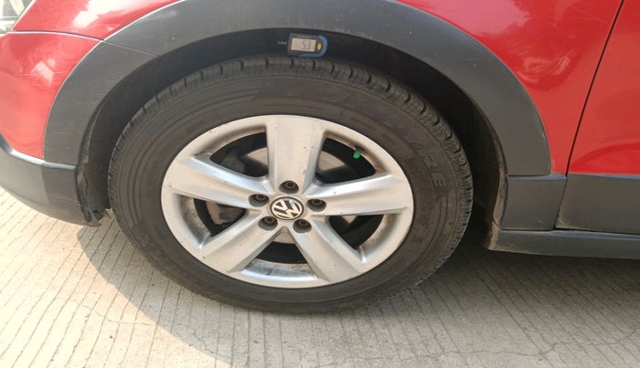 2013 Volkswagen Cross Polo HIGHLINE TDI, Diesel, Manual, 1,23,565 km, tyre