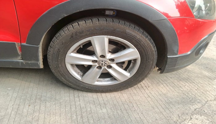 2013 Volkswagen Cross Polo HIGHLINE TDI, Diesel, Manual, 1,23,565 km, tyre