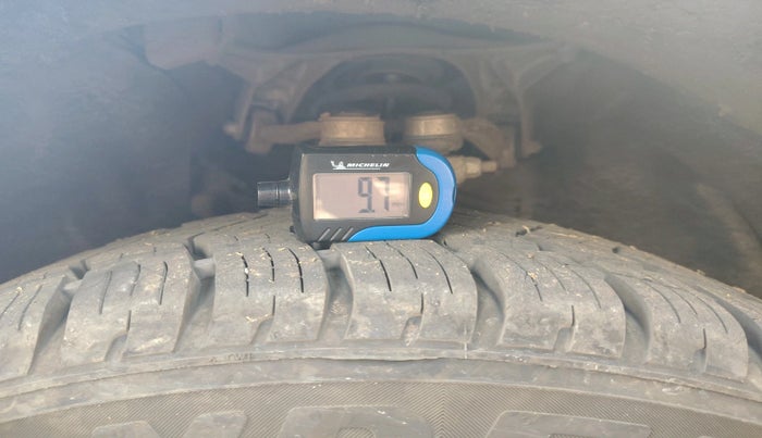 2013 Audi Q5 3.0 TDI PREMIUM PLUS S LINE, Diesel, Automatic, 1,71,101 km, tyre