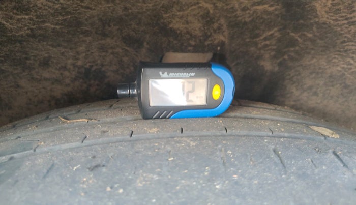 2013 Audi Q5 3.0 TDI PREMIUM PLUS S LINE, Diesel, Automatic, 1,71,101 km, tyre