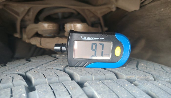 2013 Audi Q5 3.0 TDI PREMIUM PLUS S LINE, Diesel, Automatic, 1,71,101 km, tyre