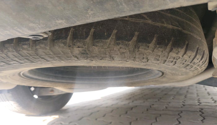 2017 Mahindra XUV500 W6, Diesel, Manual, 84,365 km, tyre