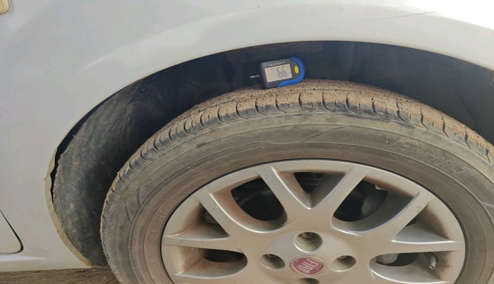 2013 Fiat Grand Punto Emotion 1.3, Diesel, Manual, 90,002 km, tyre