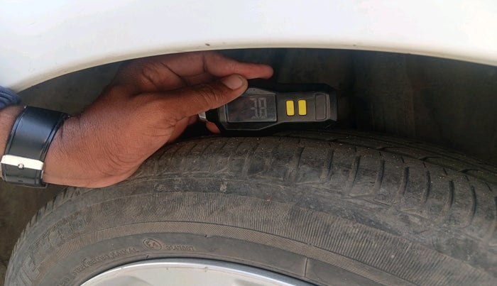 2015 Honda City 1.5L I-VTEC VX, Petrol, Manual, 80,623 km, tyre