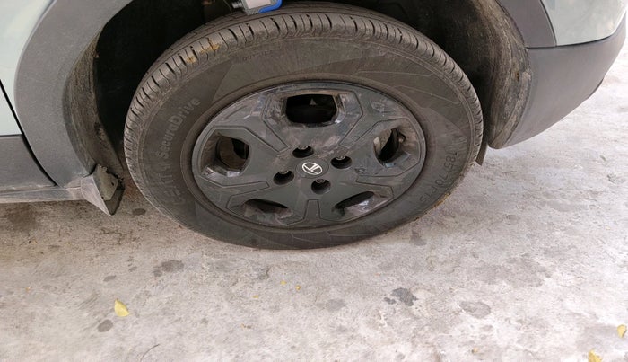 2024 Tata PUNCH Accomplished Plus AMT, Petrol, Automatic, 19,082 km, tyre