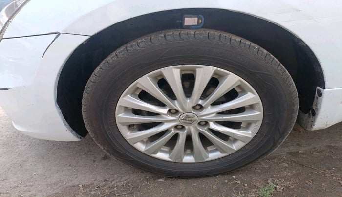 2015 Maruti Ciaz ZDI, Diesel, Manual, 1,18,232 km, tyre
