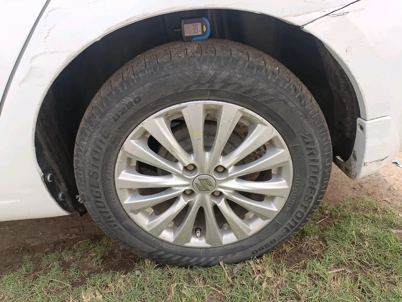 2015 Maruti Ciaz ZDI, Diesel, Manual, 1,21,000 km, tyre