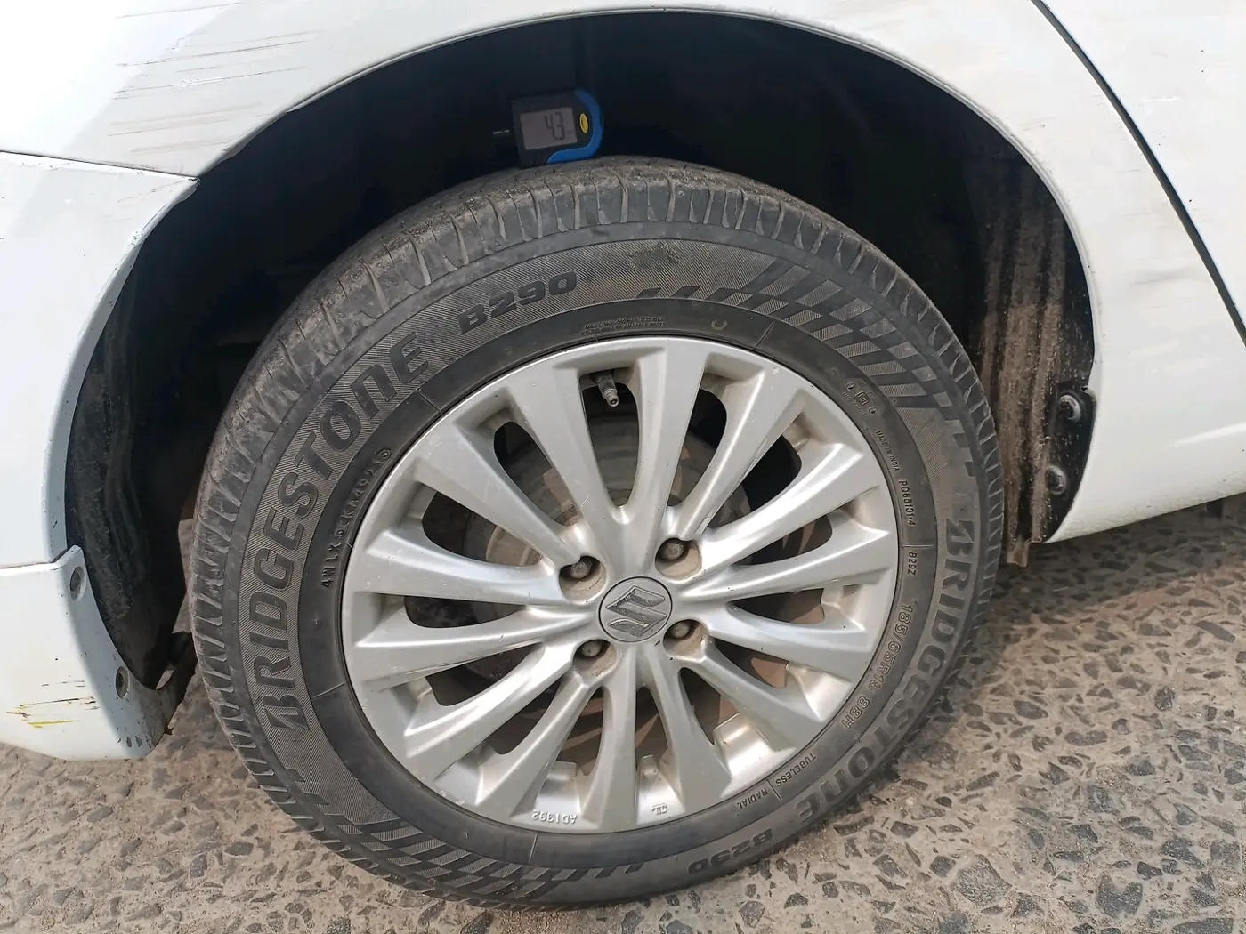 2015 Maruti Ciaz ZDI, Diesel, Manual, 1,21,000 km, tyre