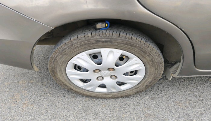 2014 Honda Amaze 1.2L I-VTEC S, Petrol, Manual, 1,10,513 km, tyre