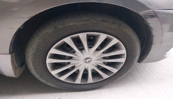 2017 Maruti Ciaz VDI+ SHVS, Diesel, Manual, 1,59,640 km, tyre