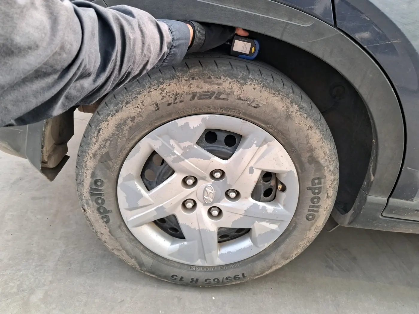2022 Hyundai VENUE S+ 1.2, Petrol, Manual, 87,005 km, tyre