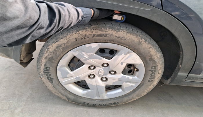 2022 Hyundai VENUE S+ 1.2, Petrol, Manual, 87,005 km, tyre