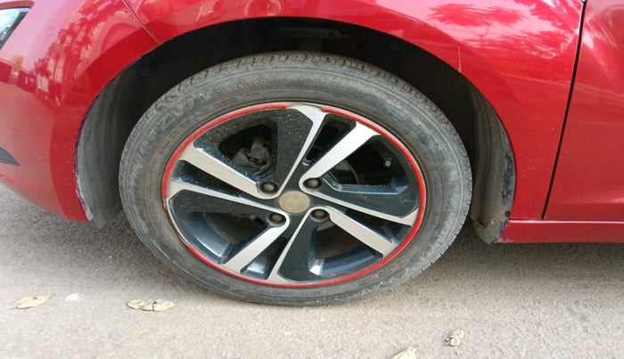 2020 Tata ALTROZ XZ PETROL, Petrol, Manual, 48,231 km, tyre