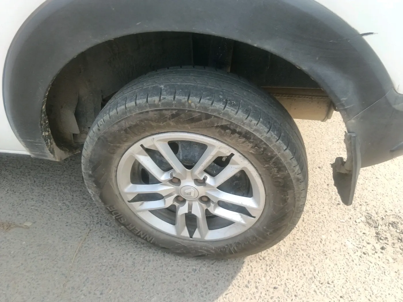 2020 Renault TRIBER RXL MT, CNG, Manual, 77,261 km, tyre