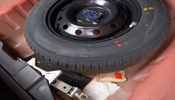 2022 Maruti Dzire VXI, Petrol, Manual, 23,304 km, tyre