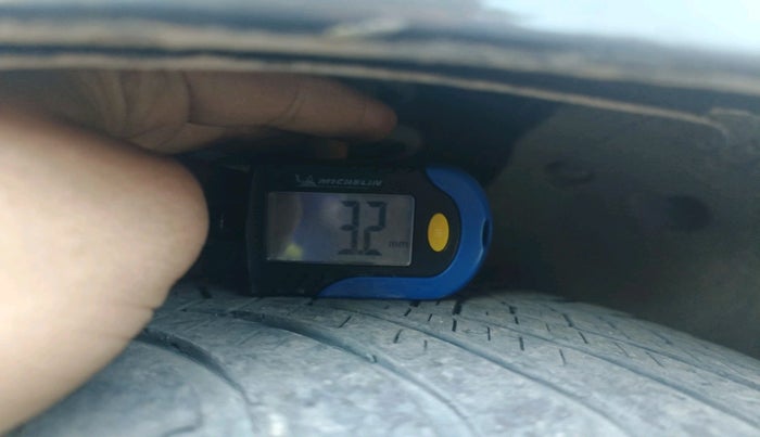 2015 Honda City 1.5L I-VTEC VX CVT, Petrol, Automatic, 1,13,104 km, tyre