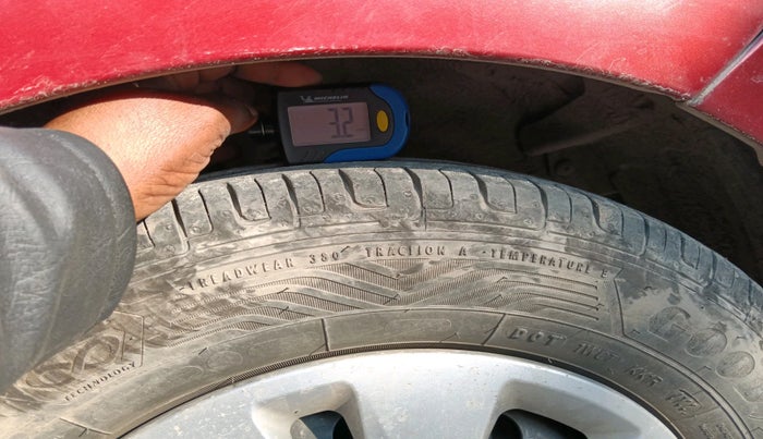 2011 Hyundai i10 SPORTZ 1.2, Petrol, Manual, 67,095 km, tyre