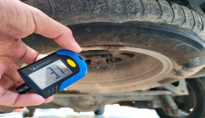 2019 Toyota Innova Crysta 2.8 GX AT 7 STR, Diesel, Automatic, 1,06,685 km, tyre