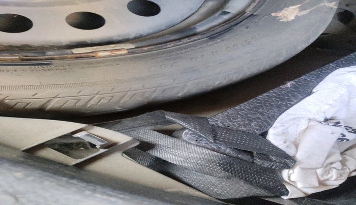 2016 Maruti Wagon R 1.0 VXI, Petrol, Manual, 46,112 km, tyre