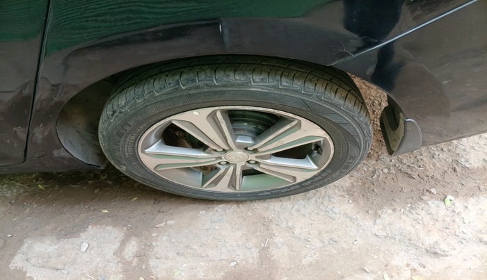 2018 Hyundai Verna 1.6 SX (O) CRDI MT, Diesel, Manual, 1,21,534 km, tyre