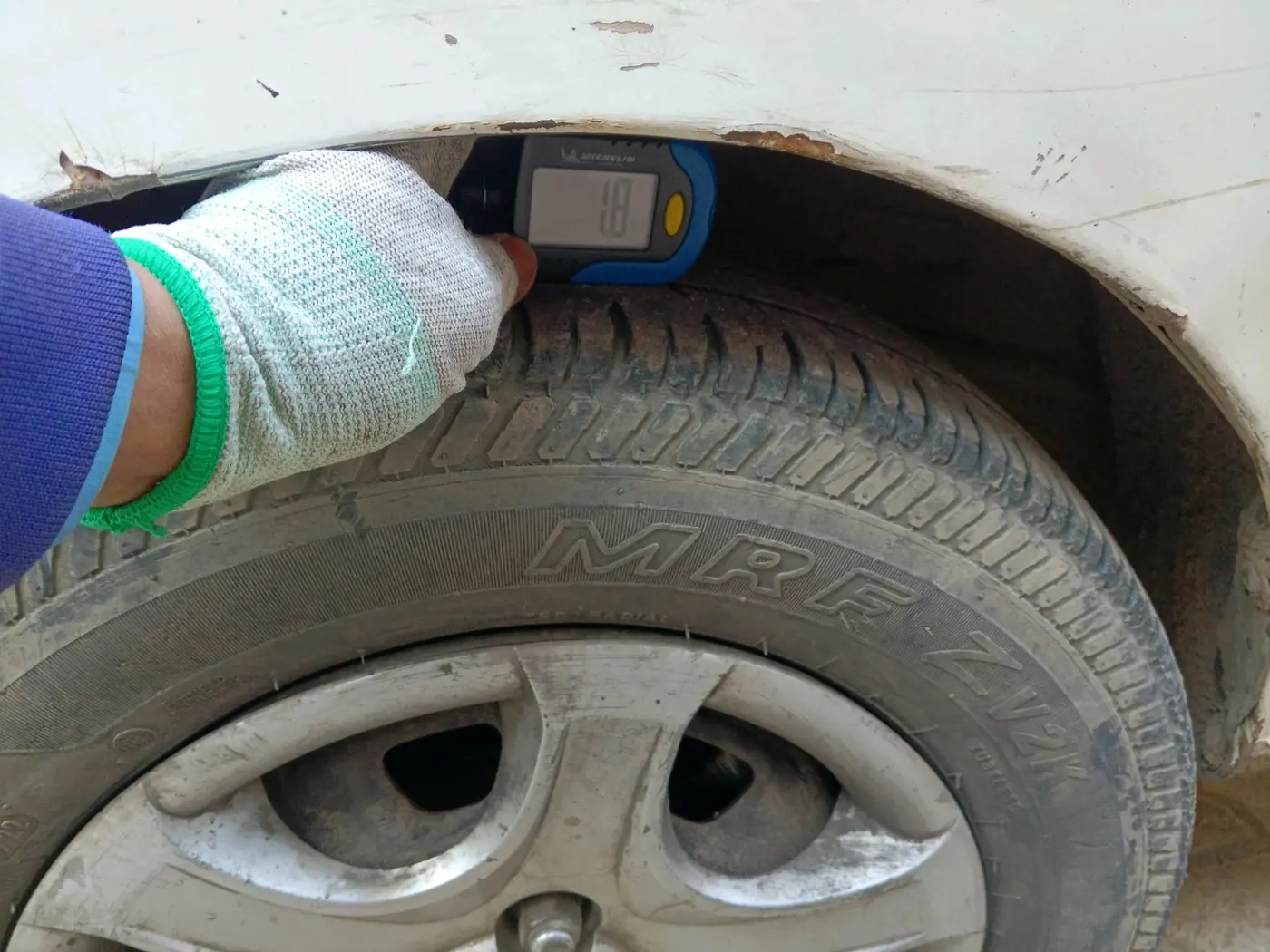 2012 Hyundai Santro Xing GL, CNG, Manual, 1,24,500 km, tyre