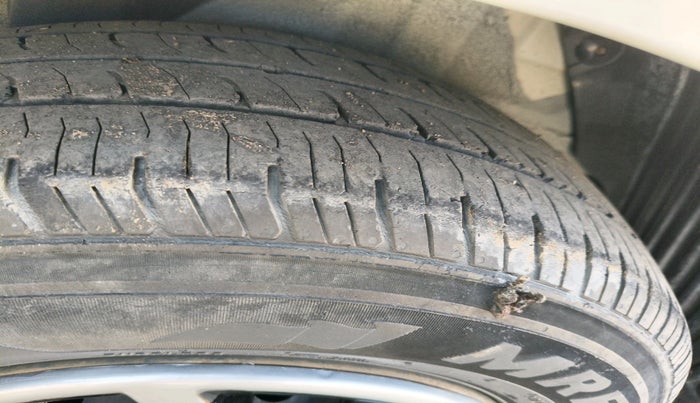 2012 Hyundai i20 MAGNA (O) 1.4 CRDI, Diesel, Manual, 1,15,010 km, tyre