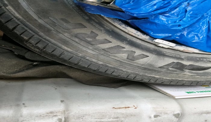 2012 Hyundai i20 MAGNA (O) 1.4 CRDI, Diesel, Manual, 1,15,010 km, tyre