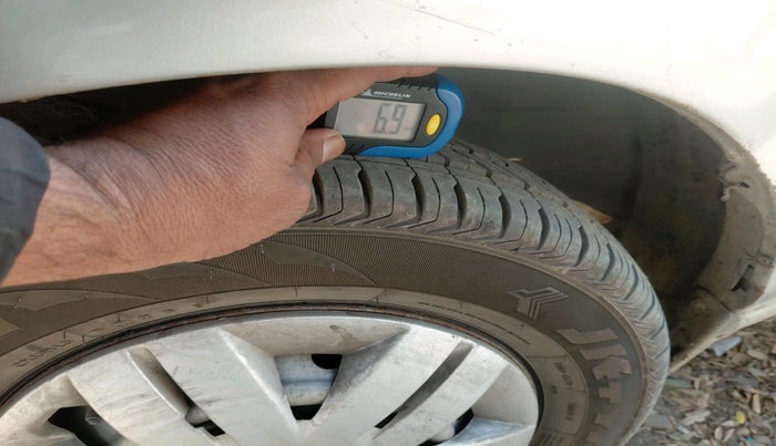 2011 Maruti Alto LX, Petrol, Manual, 74,404 km, tyre