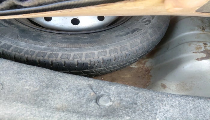 2011 Maruti Alto LX, Petrol, Manual, 74,404 km, tyre