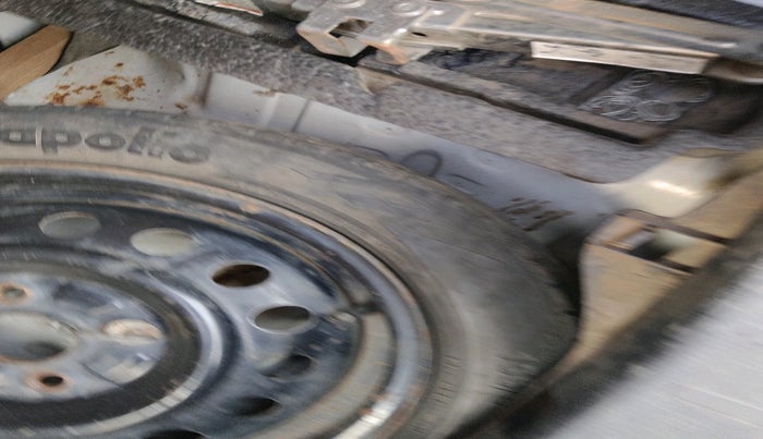 2013 Maruti Wagon R 1.0 VXI, Petrol, Manual, 1,08,287 km, tyre