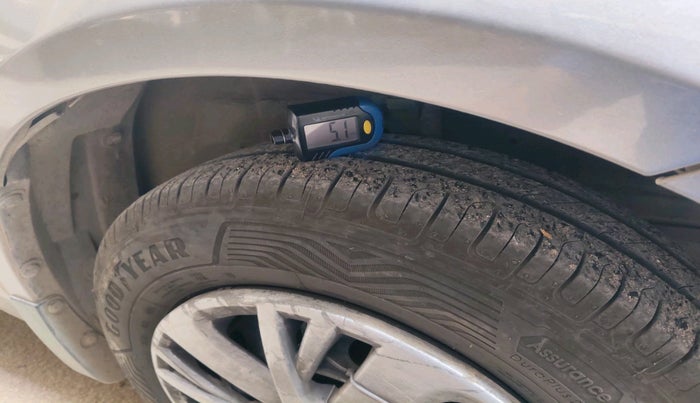 2012 Maruti Swift VDI, Diesel, Manual, 1,04,777 km, tyre