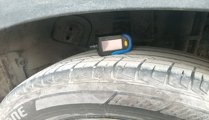 2025 Tata NEXON CREATIVE + SUNROOF AMT 1.5 DIESEL, Diesel, Automatic, 33,570 km, tyre