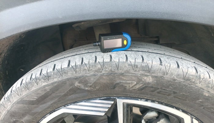 2025 Tata NEXON CREATIVE + SUNROOF AMT 1.5 DIESEL, Diesel, Automatic, 33,570 km, tyre