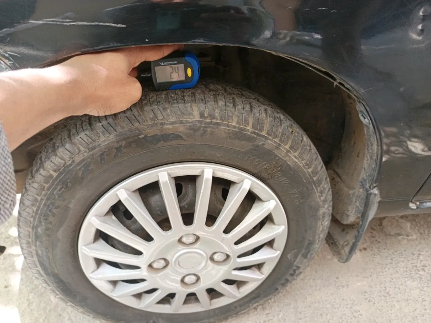 2007 Maruti Alto LXI, Petrol, Manual, 1,05,114 km, tyre