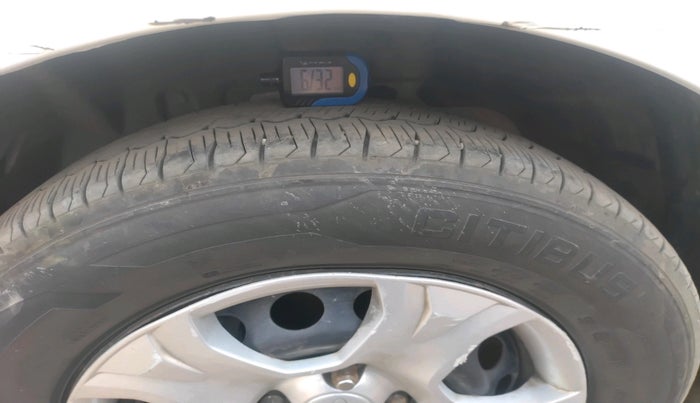 2015 Ford Ecosport AMBIENTE 1.5L DIESEL, Diesel, Manual, 1,18,555 km, tyre