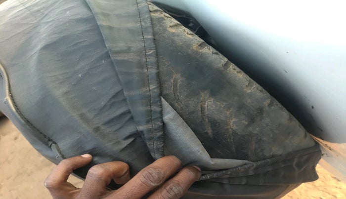 2015 Ford Ecosport AMBIENTE 1.5L DIESEL, Diesel, Manual, 1,18,555 km, tyre